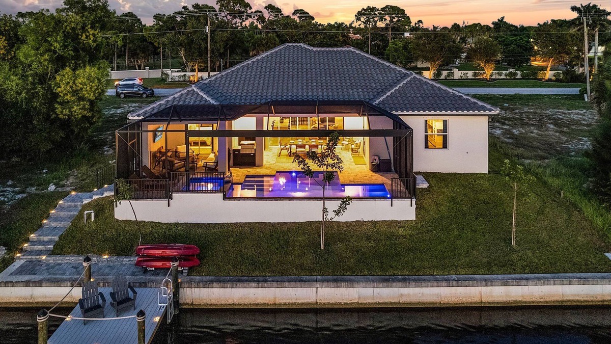 Burnt Store House | Dive into Fun & Relaxation at Waterfront Paradise - Sunset Haven