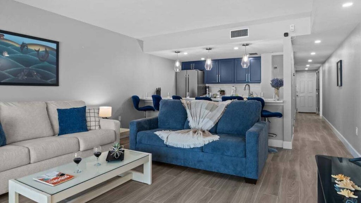 Bonita Springs House | Dive into paradise at Dolphin's Way 204, your perfect waterfront retreat in sunny Bonita Springs!