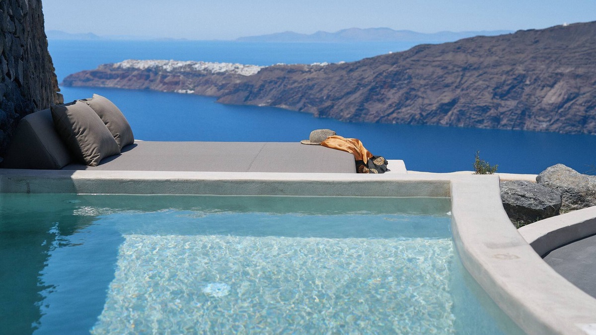 Imerovigli Hotel | Divine Cave Experience