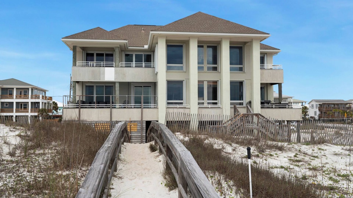 Villa Segunda House | 👑Dixie Queen👑 Iconic Beachfront Retreat with Gulf Views + Swim Spa + Elevator