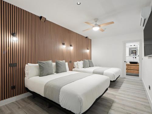 Pinto House | Dobo Pinto Castillo