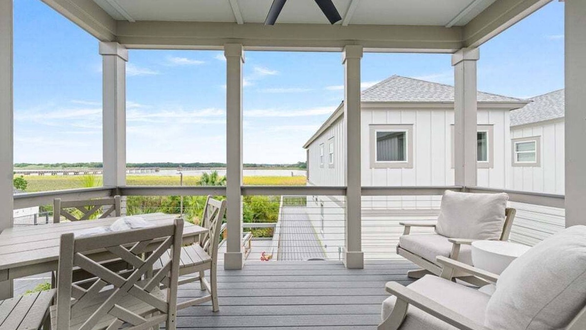 Georgetown Cottage | Dock and Dwell at the Winyah Bay Club, Pool, Outdoor Lounge/Grill and Boat Slip included!