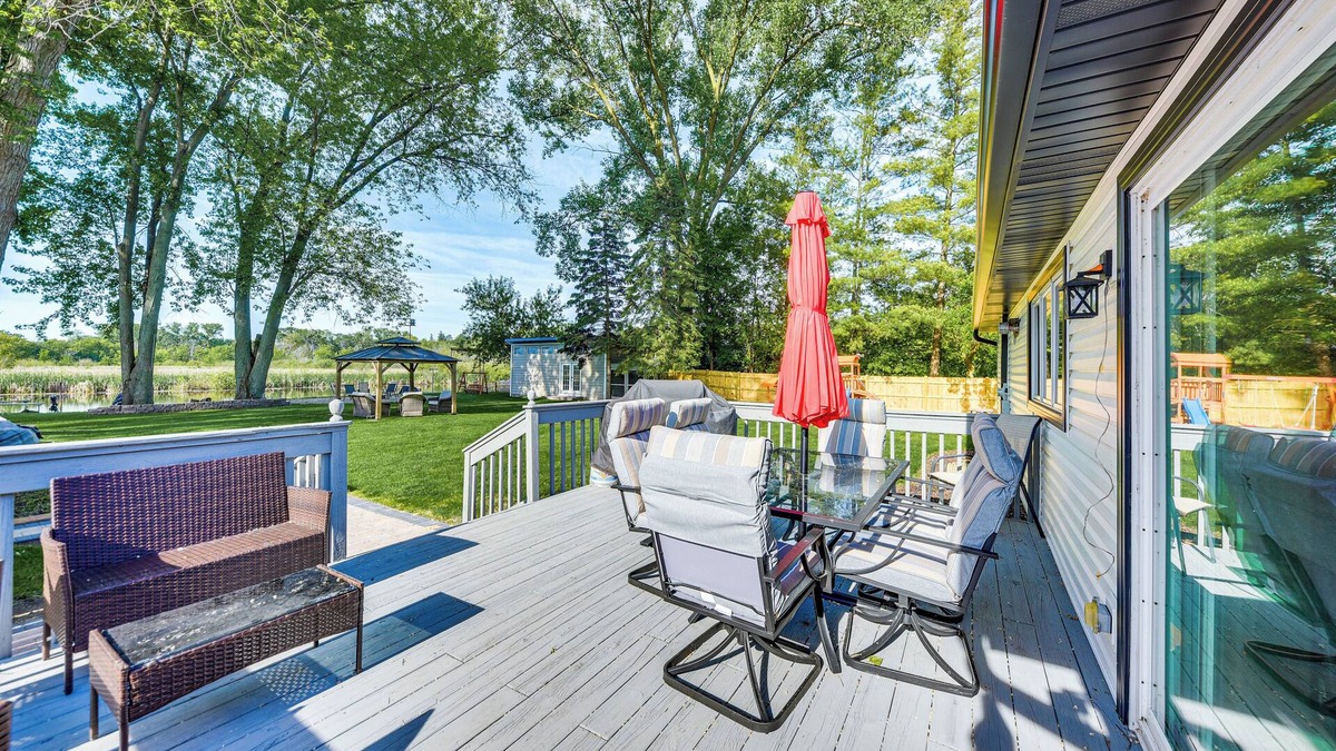 Antioch House | Dock, Kayaks, Game Room: Lakefront Antioch Home!