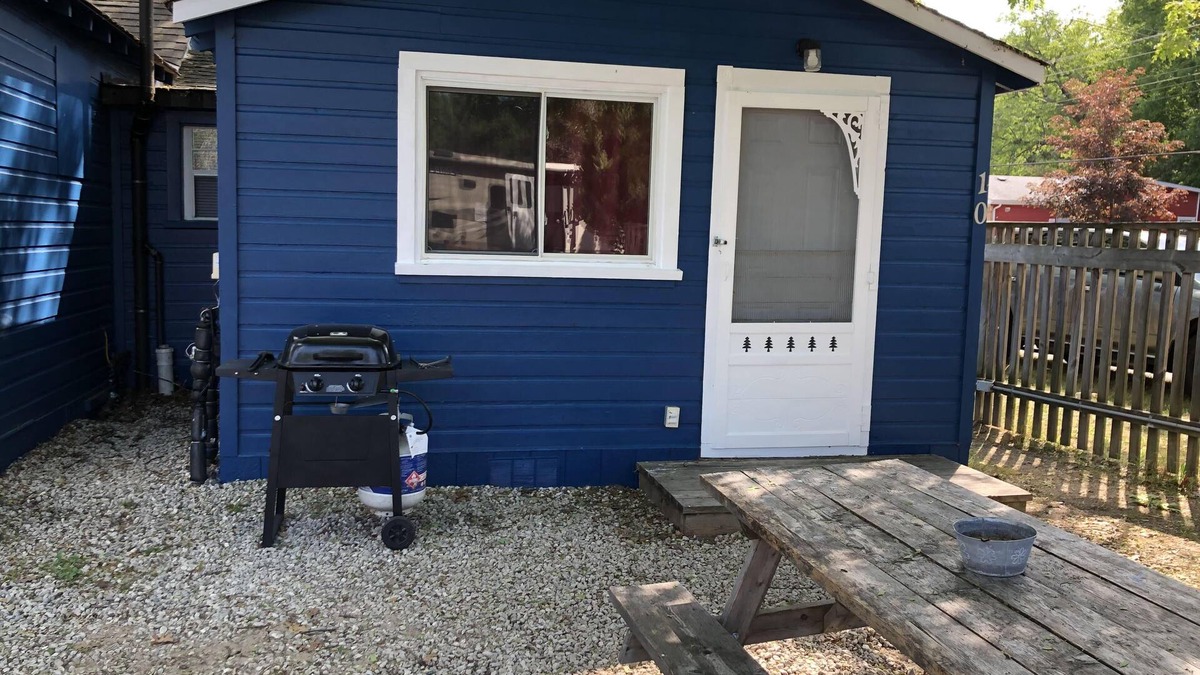 Wasaga Beach Cottage | Dock Life Cottage 10 - Riverside, 2 Bedroom, Wasaga