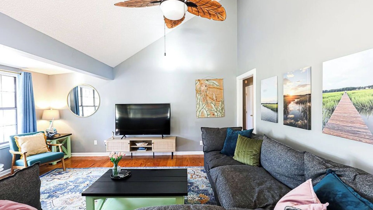 Townsend House | Dockside Dreamhouse - Coast into Relaxation!