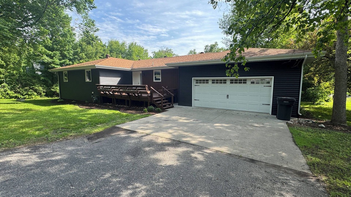Bemidji House | Dockside Retreat on the Canal on Lake Bemidji- 4BR, 3BA-Hot Tub-Fireplace!