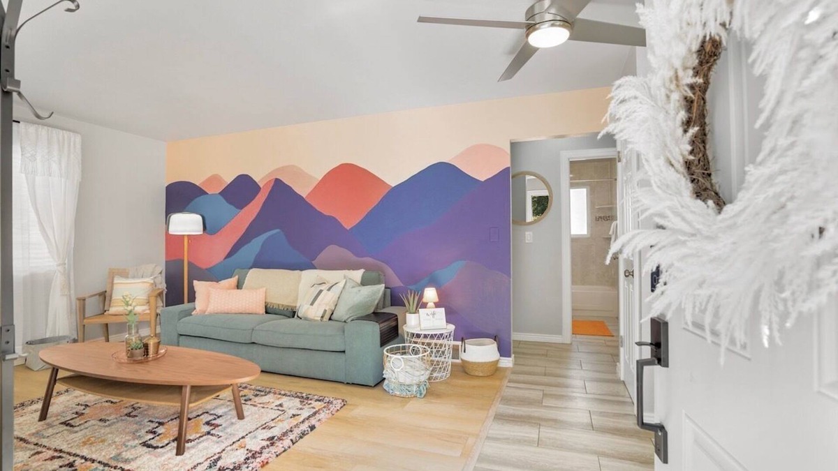 Loveland House | Dog/Cat Friendly ~ Lil' Love Shack ~ Private Yard