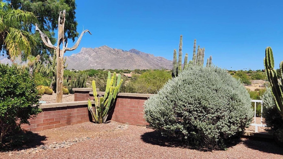 The Bluffs House | Dog-friendly 3-bedroom unit near Tucson National Golf Course