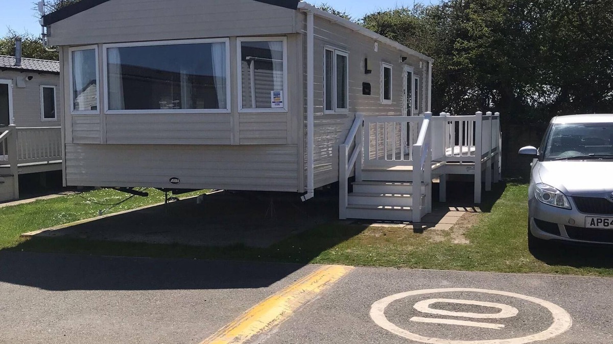Pakefield House | Dog friendly 6 berth caravan with decking close to Pakefield beach ref 68106CR