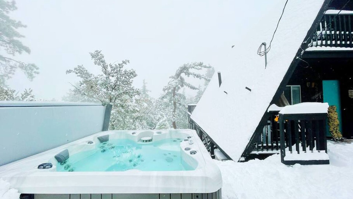 Pine Cove Apartment | Dog Friendly A-frame Hot Tub Nature Views