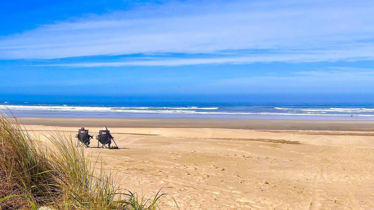 Florence House | Dog-Friendly Beach House w/Spectacular Ocean Views & Easy Access to the Beach