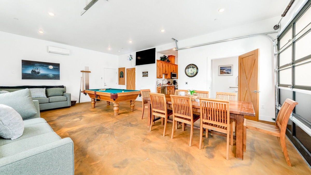 Garibaldi Apartment | Dog-friendly, brand new home with pool table, AC & washer/dryer - near beach