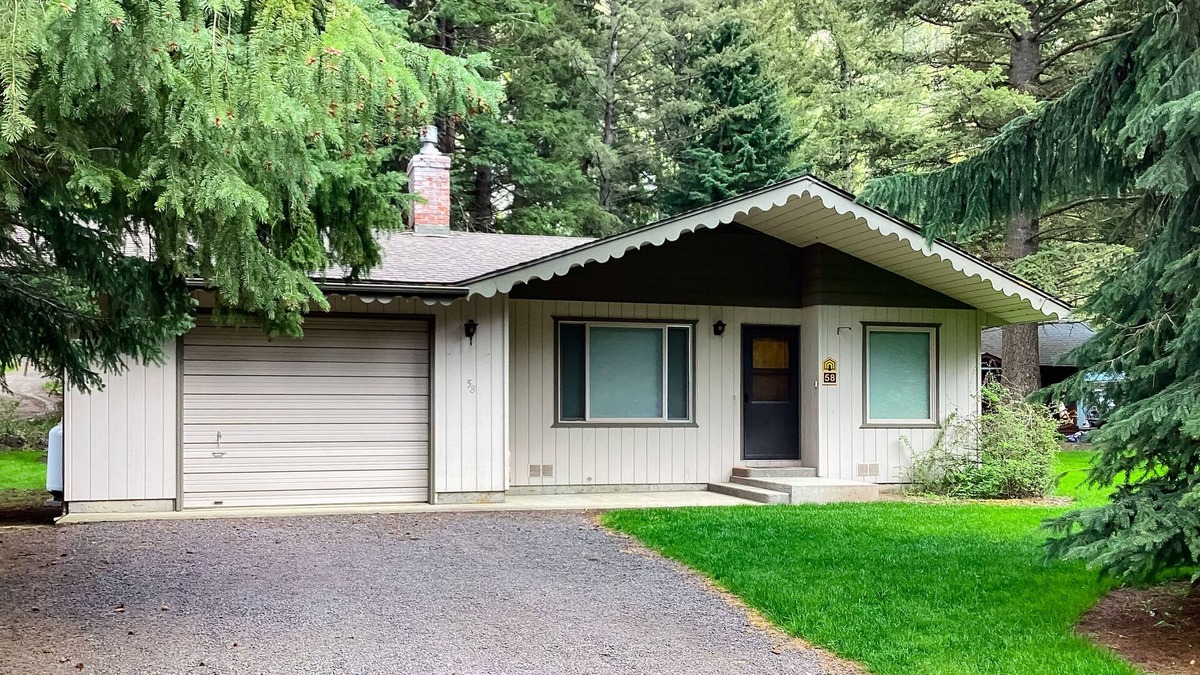 Joseph Cabin | Dog-friendly cabin near lake with mountain view, gas fireplace, deck, & W/D