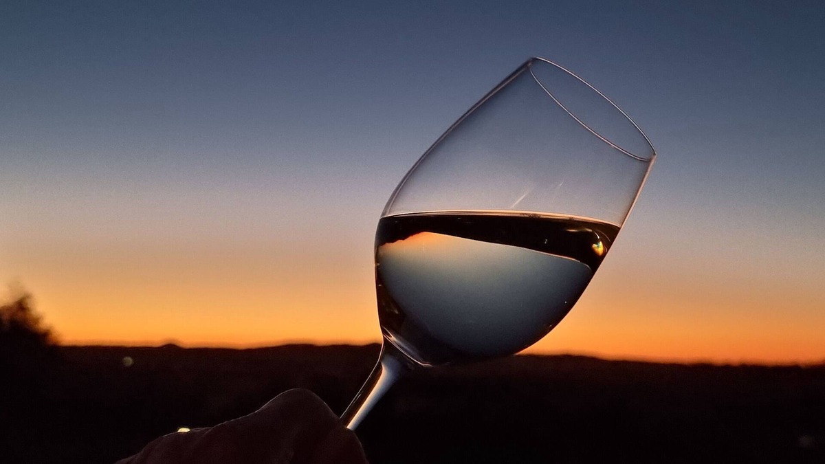 Botobolar Cottage | Dog Friendly Farm Stay - Excellent views and close to many wineries