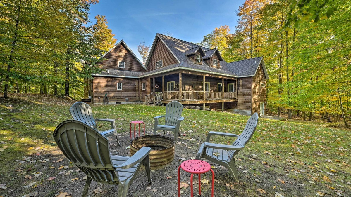 Michaywe Cabin | Dog-Friendly Gaylord Retreat < 8 Mi to Town!