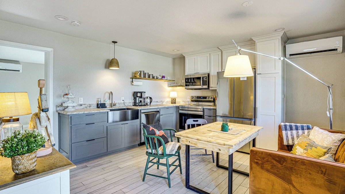 Reno House | Dog-Friendly Guest House on Horse Ranch in Azle!