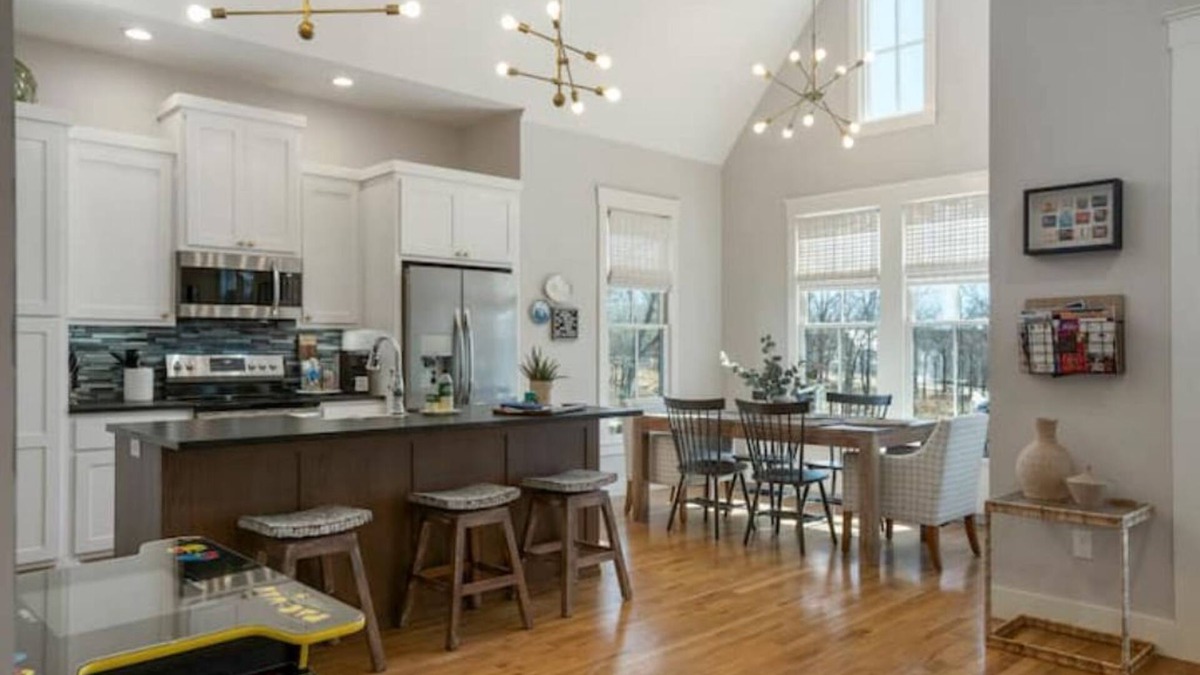 Eufaula House | Dog Friendly Home in Carlton Landing | Blue Haven