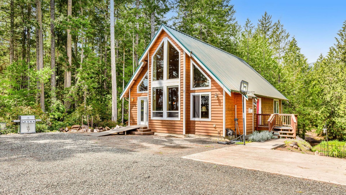 West Hills House | Dog-friendly home on Dabob Bay with fireplace, firepit & gas grill