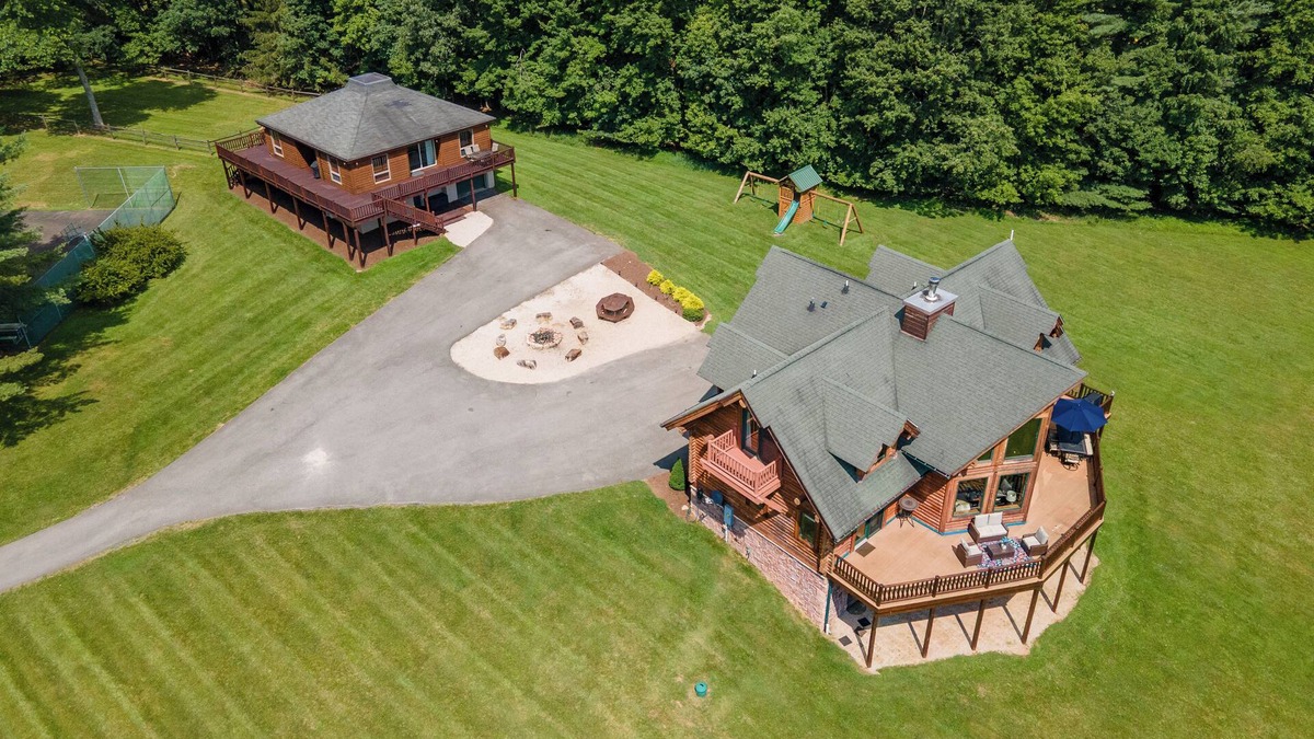 Thayerville House | Dog Friendly Luxury Estate w/Fire Pit, Hot Tubs & Dock