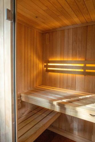 Glenwood Grove - North Iris House | Dog Friendly Oasis Private Hot Tub with Sauna