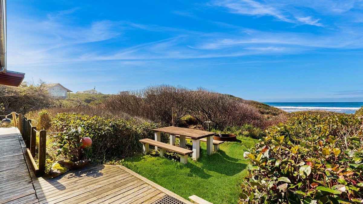 Yachats Cabin | Dog-Friendly Oceanfront Cabin in the Trees with Gorgeous Views
