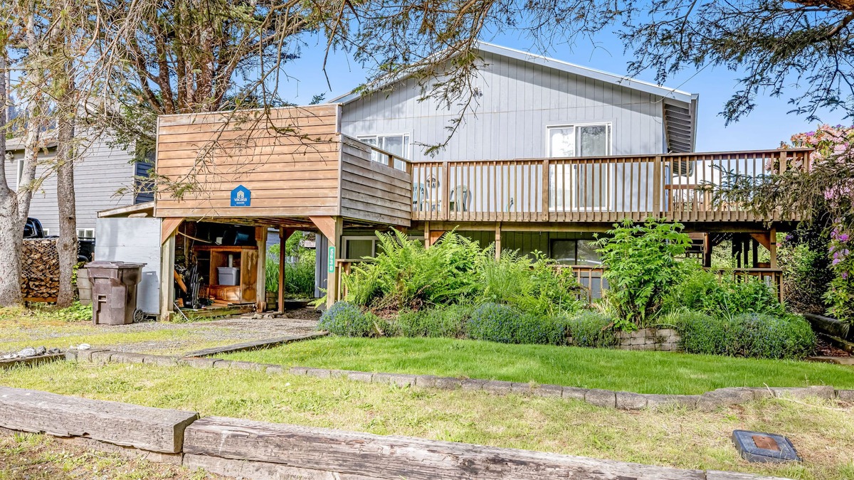 Cape Meares Apartment | Dog-friendly, oceanview home - one block to beach