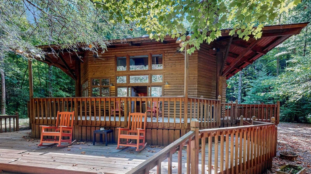 Helen Cabin | Dog friendly, peaceful cabin, firepit, deck, away from it all