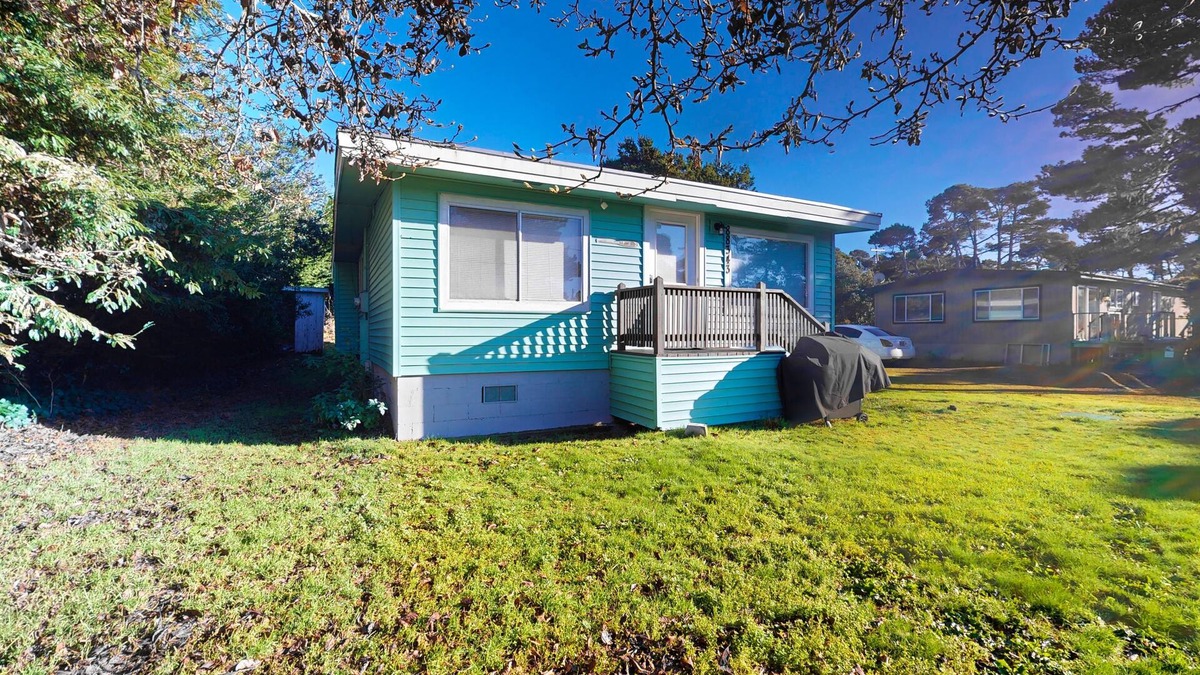 Heceta Beach House | Dog-friendly rustic house near ocean and golf with washer/dryer & gas grill