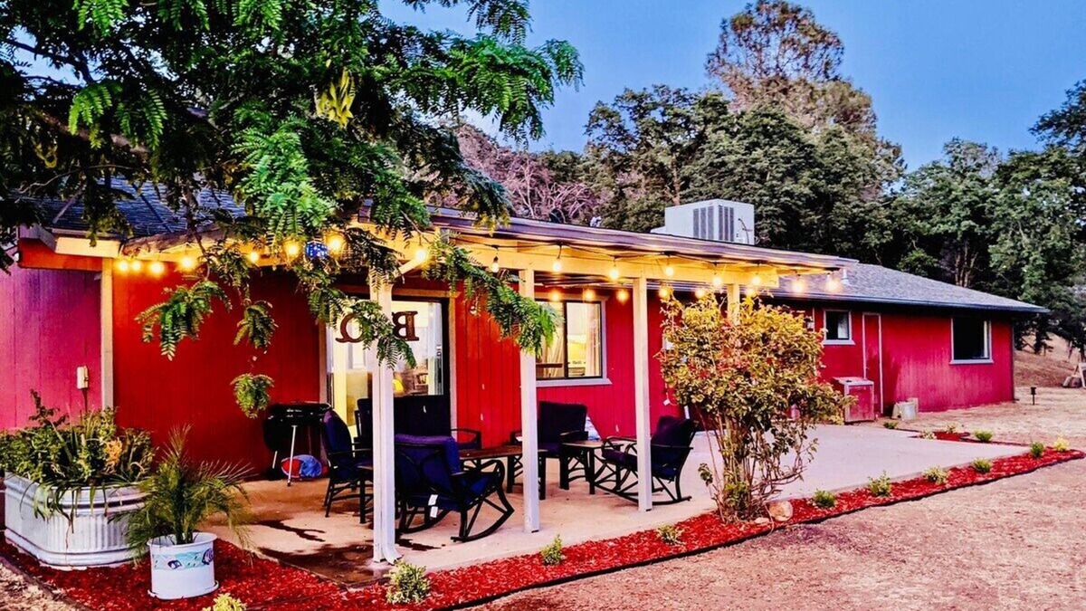 Coarsegold House | Dog Friendly/Sleeps 12/Yosemite Elements