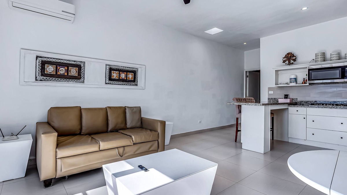 La Paloma House | Dog-friendly suite with kitchenette, heated outdoor pool, hot tub, terrace, AC