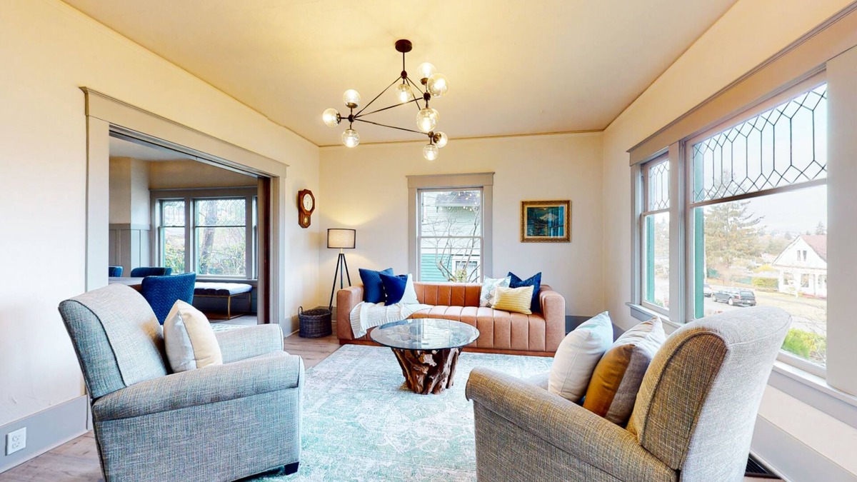 Old Town House | Dog-friendly turn-of-the-century home in Old Town near the Bay