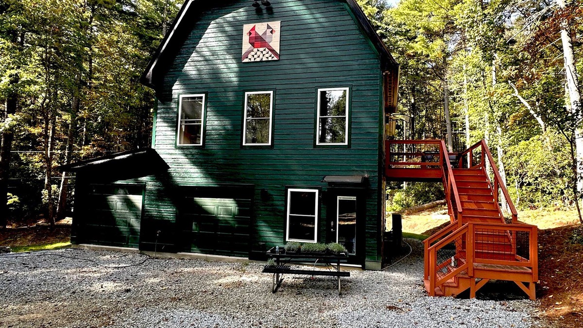 Hendersonville House | Dog Friendly Upscale Cottage with Treehouse Vibe Close to Town and Outdoor Fun