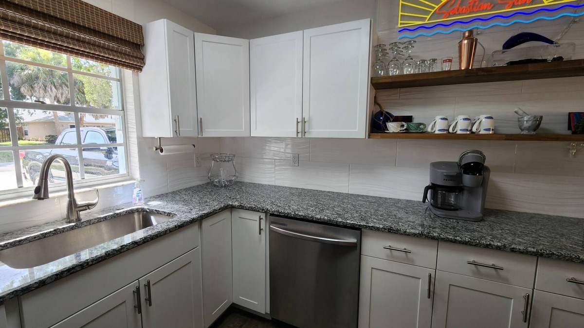 Sebastian Highlands House | Dogs Welcome-Close to Beach-Fenced Yard