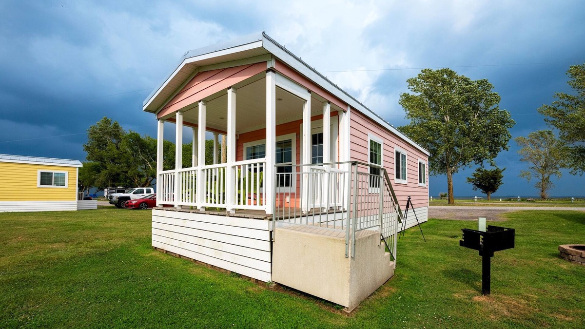 Coinjock Cottage | Dogs Welcome! Cottage in Amenity-Filled Currituck NC Campground (J03)