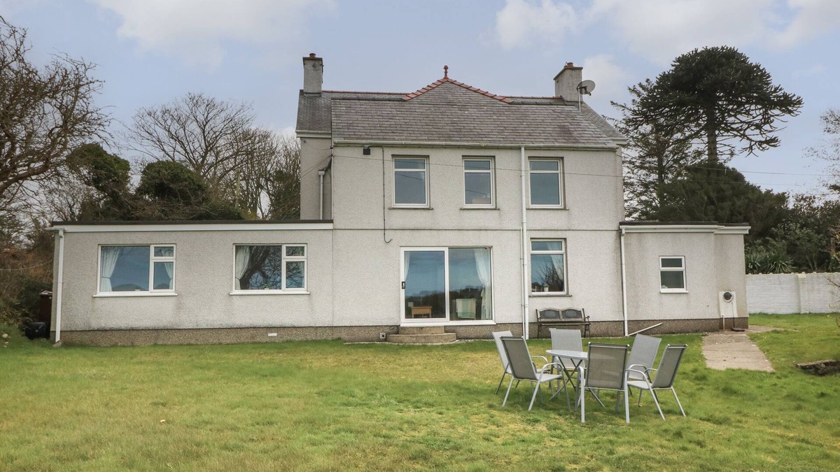 Edern Cottage | DOLAFON, pet friendly, country holiday cottage in Morfa Nefyn
