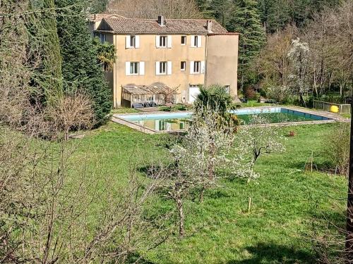 Saint-Laurent-le-Minier House | Dolce Vita