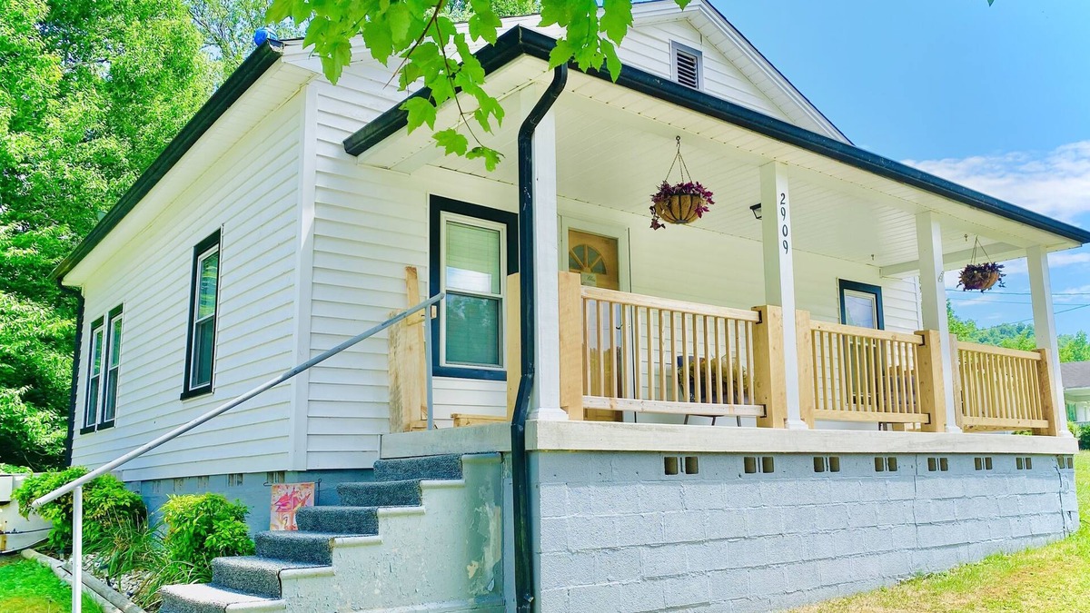Newcomb House | Dolly Elvis Cash Inspired Home in Pioneer- Royal Blue, Tackett & Sundquist