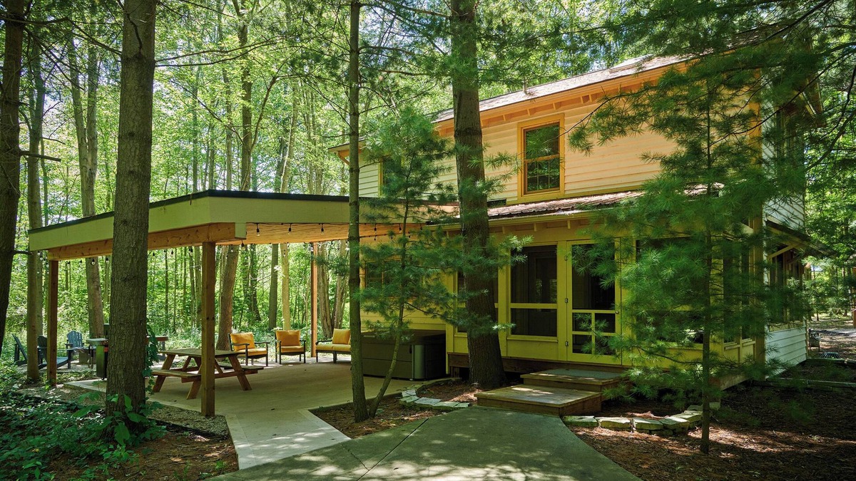 Fennville House | Dollybrook Cottage 1: Shared pool, private hot tub, pet friendly