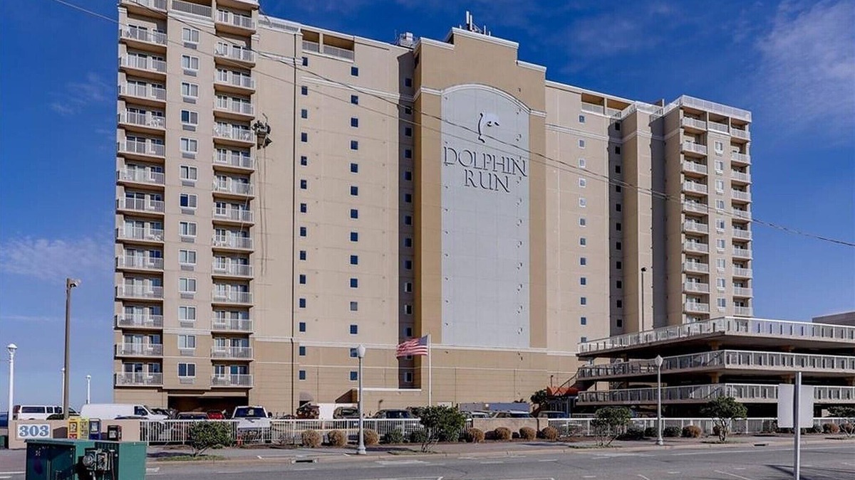 Dam Neck Condo | Dolphin Oasis - 2 condos with indoor pool, ocean views, steps to the beachn