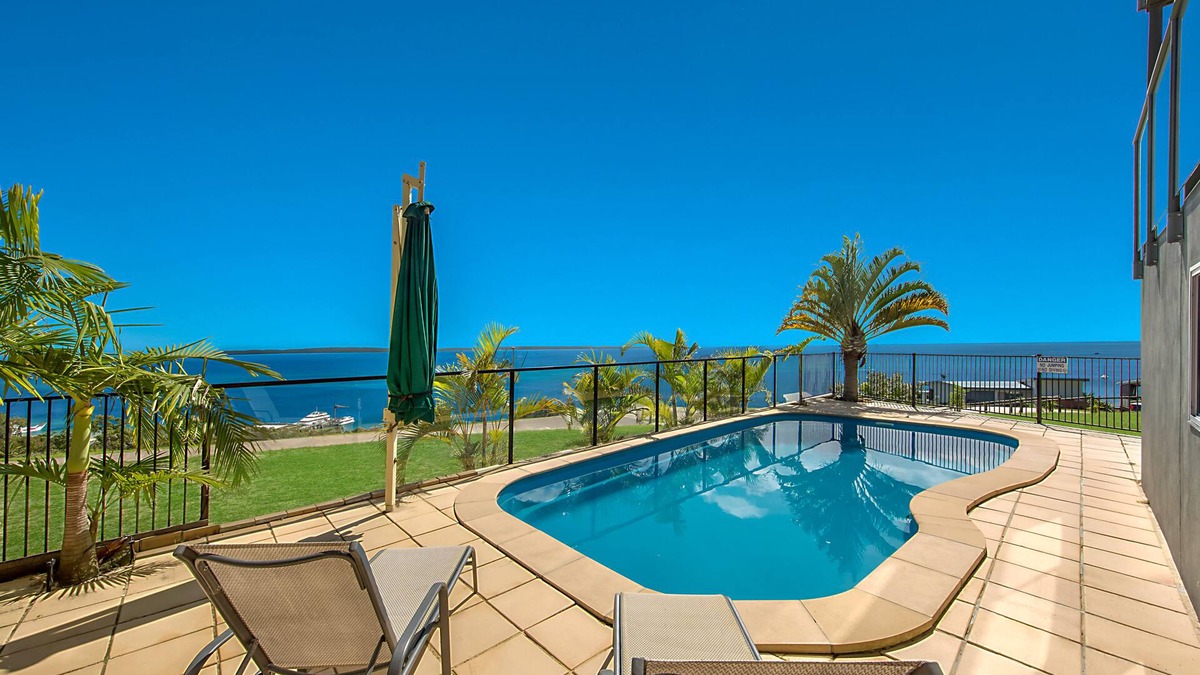 Brisbane Waterfront Apartment | Dolphin view Apartments