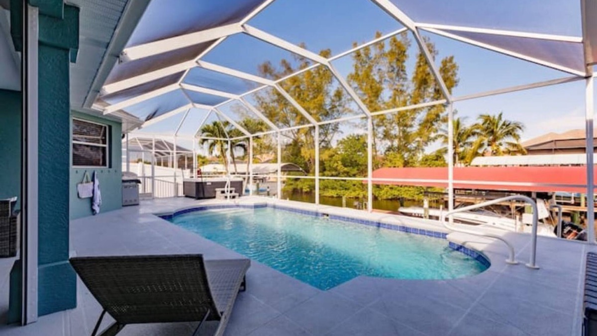 Pelican House | Dolphins Cove