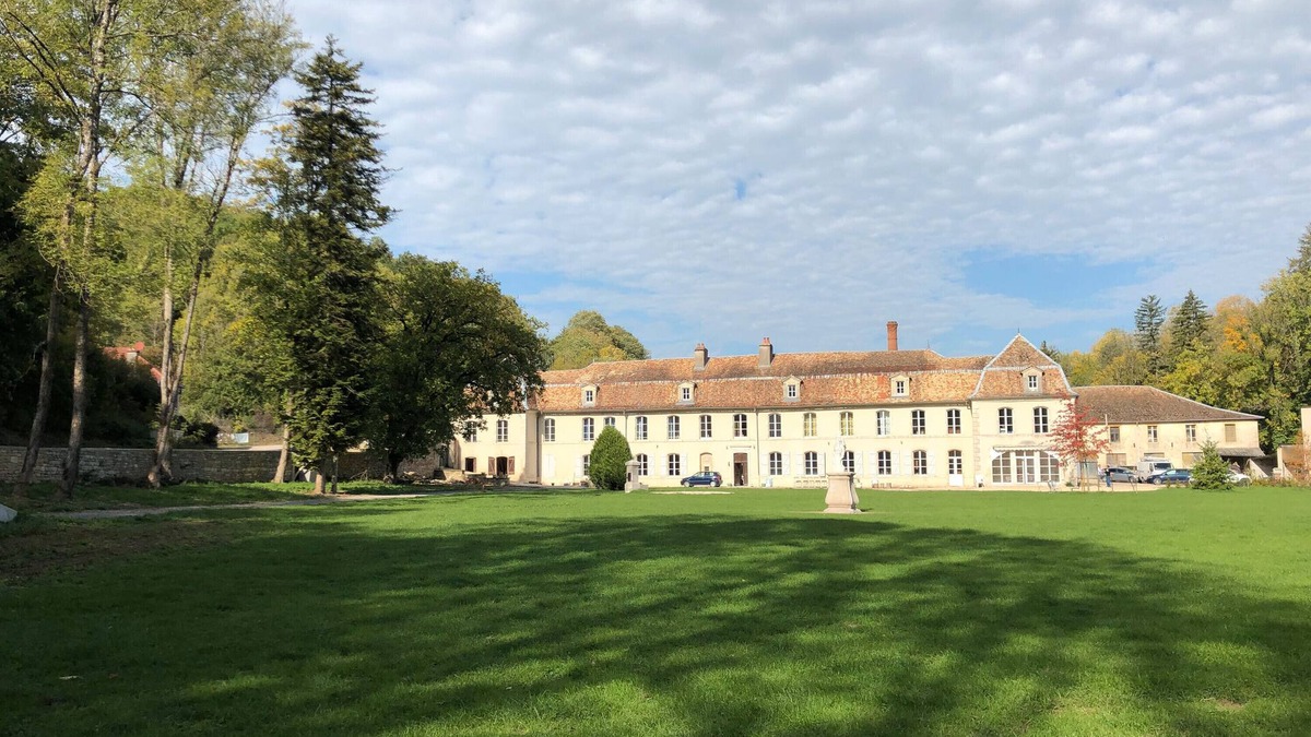 Rollainville Villa | Domaine de L'Etanche: private pool, private terrace and Wi-Fi