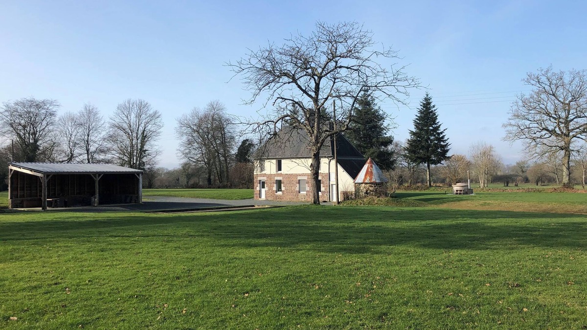 Hambye House | Domaine d'amour is a rural cottage completely surrounded by nature on 2.4 ha