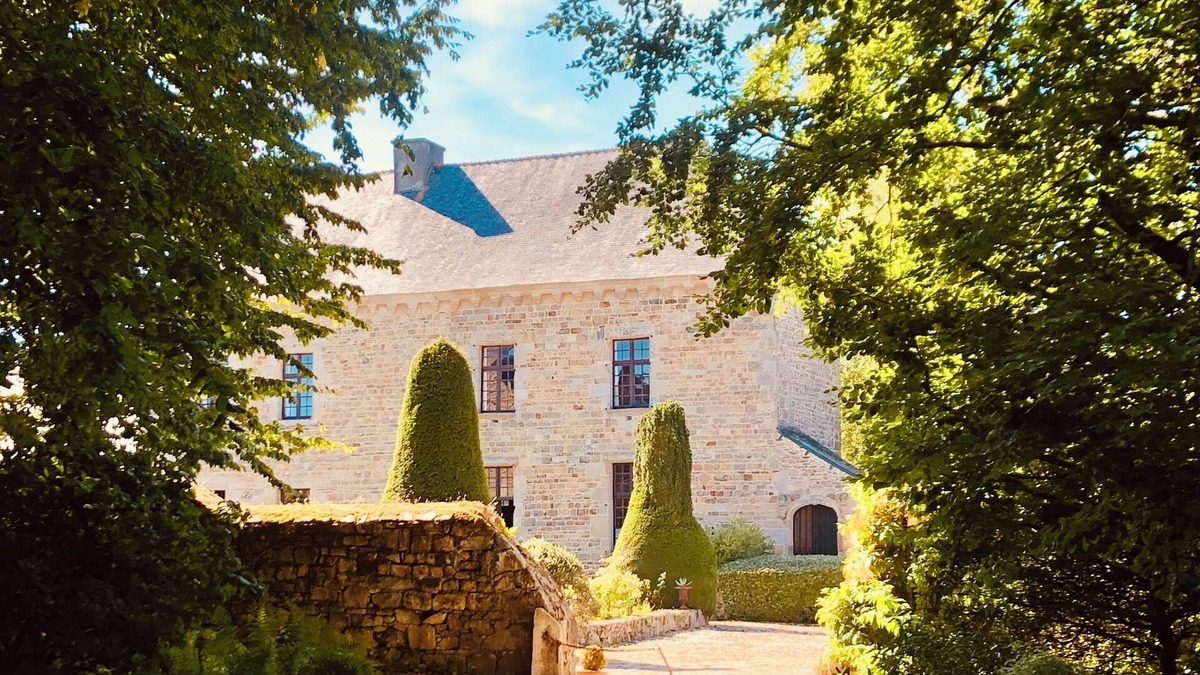 Plouguiel House | Domaine de Kerousy: Experience an authentic stay in the Manor between land & sea