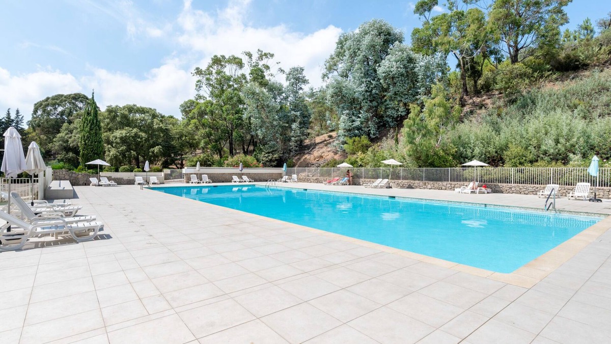 La Napoule House | Domaine de Maure Vieil by Interhome