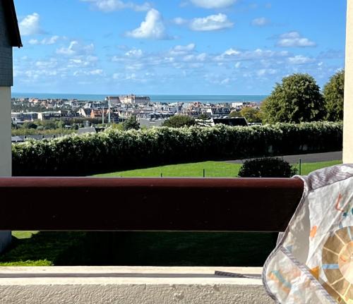 Touques Apartment | Domaine du Vert Coteau, limite Trouville, beau 3 pièces avec parking et balcon vue Mer