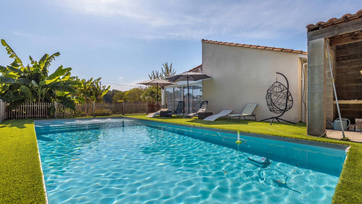 Ordonnac House | Domaine Julaya Holiday Home Between Castles and Beach