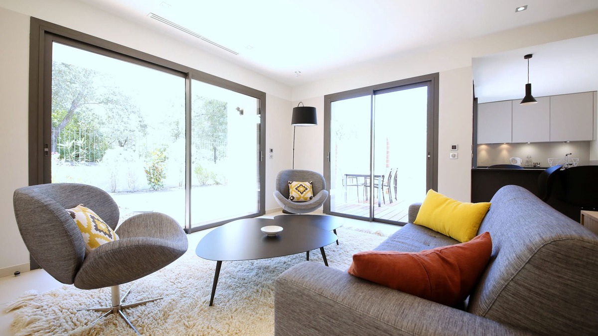 Fuveau Cottage | Domaine Rampale Lodge, heated swimming pool, between Aix-en-provence and Marseille