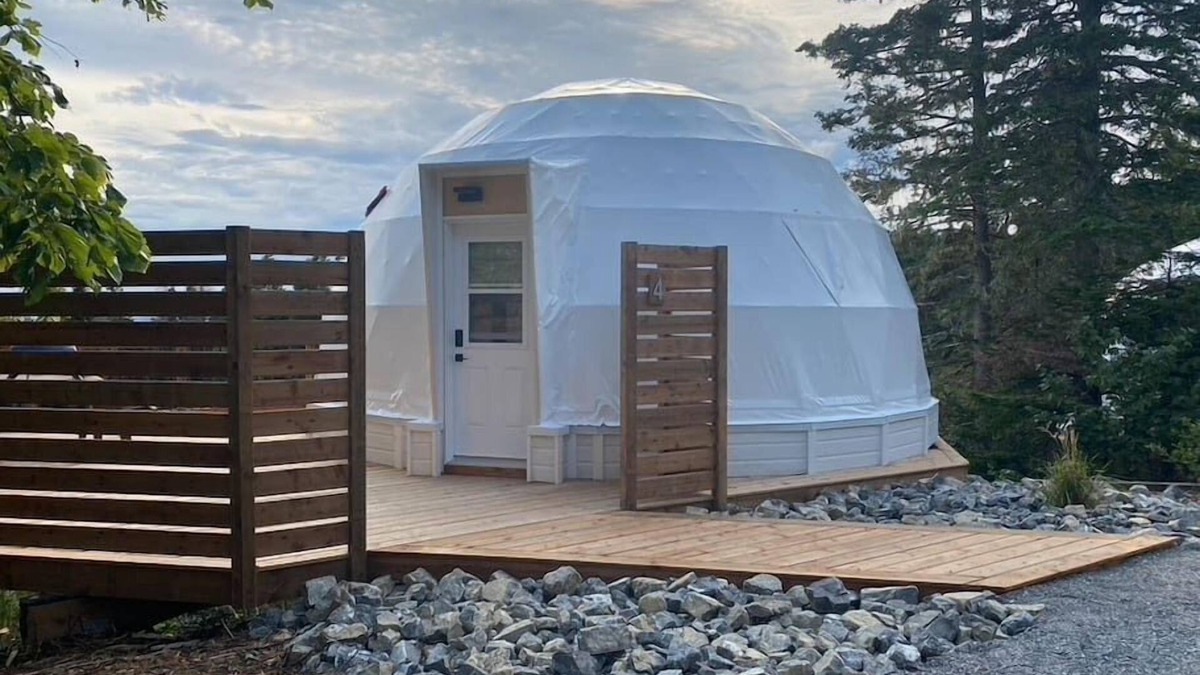 Perce Ski Chalet | Dome #4 ocean view at Domaine Renard