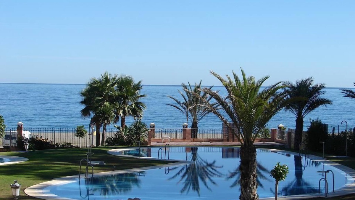 Puerto de la Duquesa Apartment | Don Juan Beach Resort